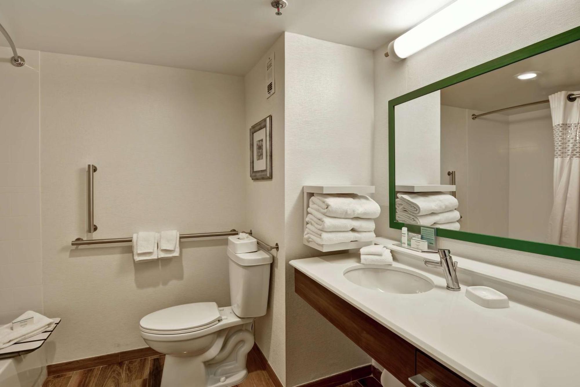 Hampton Inn Albany-Wolf Road Екстер'єр фото